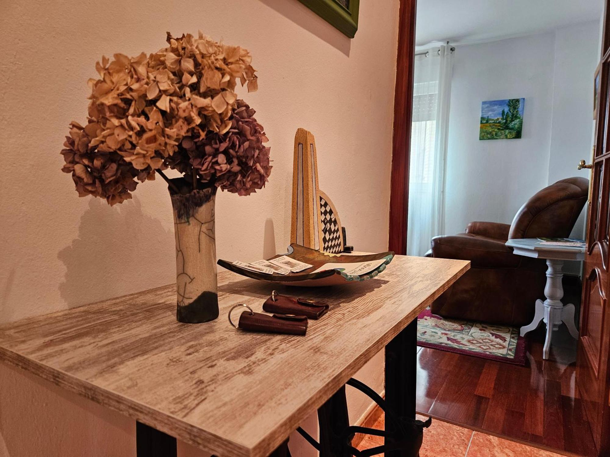 Casa Lantoxana 1a121 * Gijón