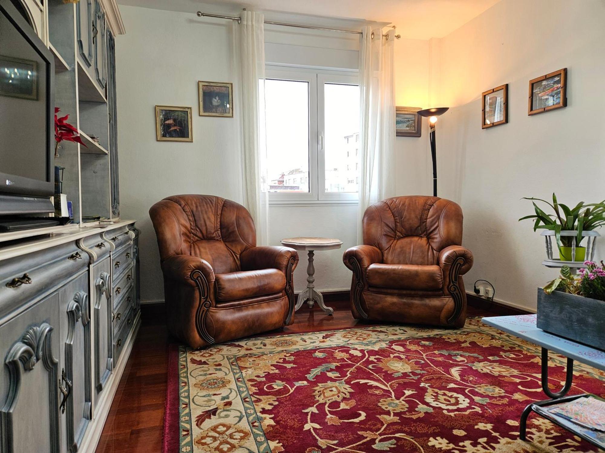 Casa Lantoxana 1a121 * Gijón